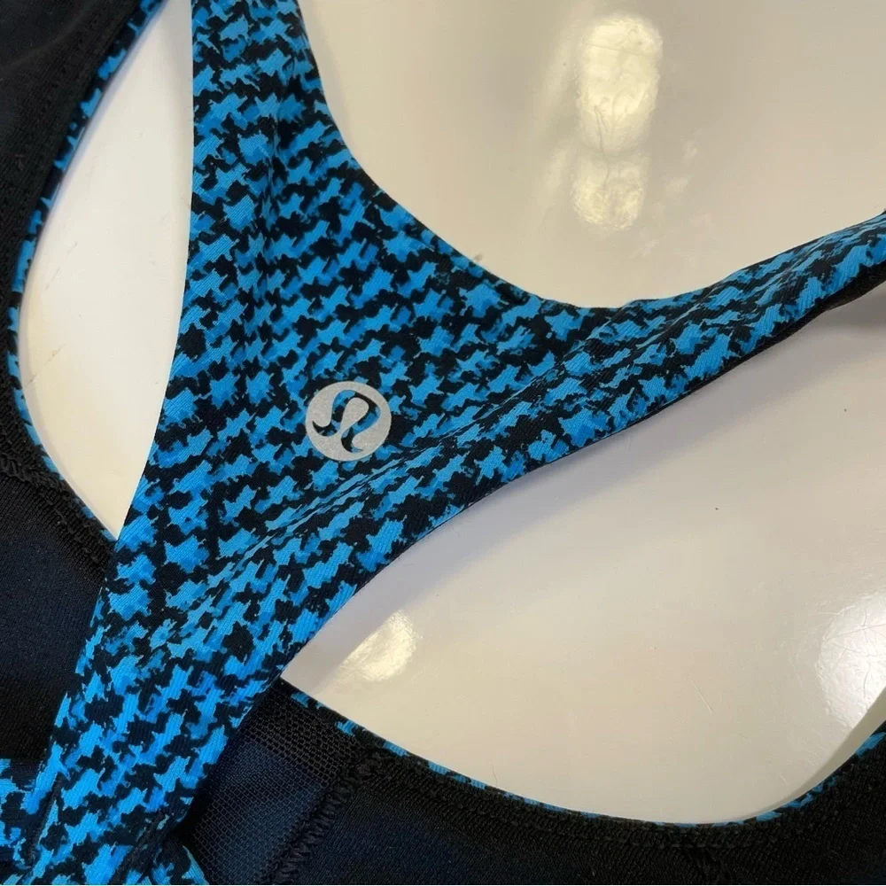 Lululemon Circuit Breaker Bra Scatter Star Beach Blanket Blue Black